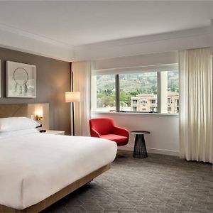 Larger Guest room 1 King City view Top floor